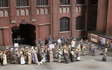 Guz 1910-1933 Die Fabrik