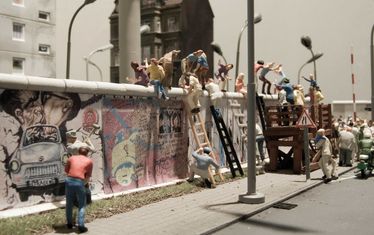 Dgs 1989-1990 Erstuermung Der Mauer