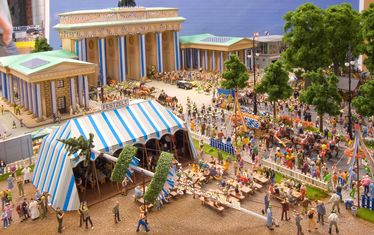 Utopia 2009 Csu Maibaum