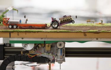 Content Flughafen Bayern Tractorpulling Knopfdruckaktion