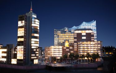 Hamburg HafenCity Elbphi Uebersicht Nacht