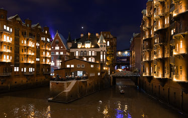 Hamburg speicherstadt wasserschloss nacht