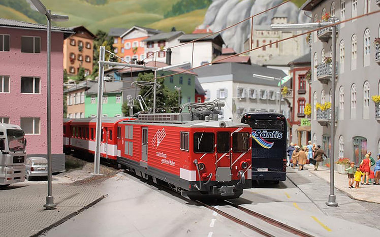 Schweiz Bahnuebergang Brich1